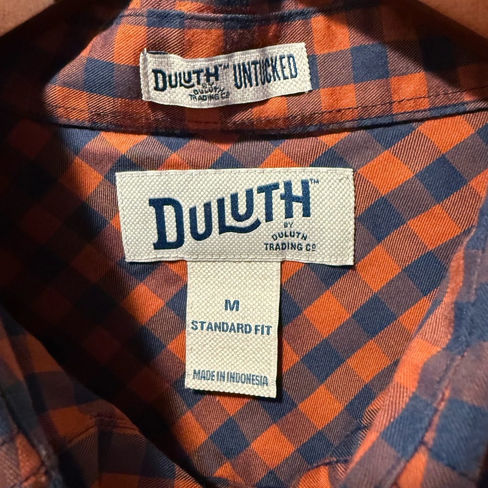 Duluth Trading Co. Men’s Untucked Button Down Shirt, Size M - Picture 2 of 6